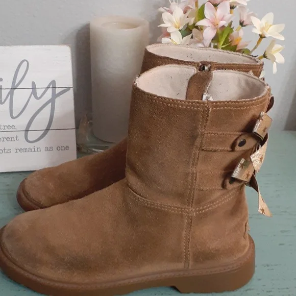 UGG BOOTS SZ 2 GIRLS - Picture 3 of 6